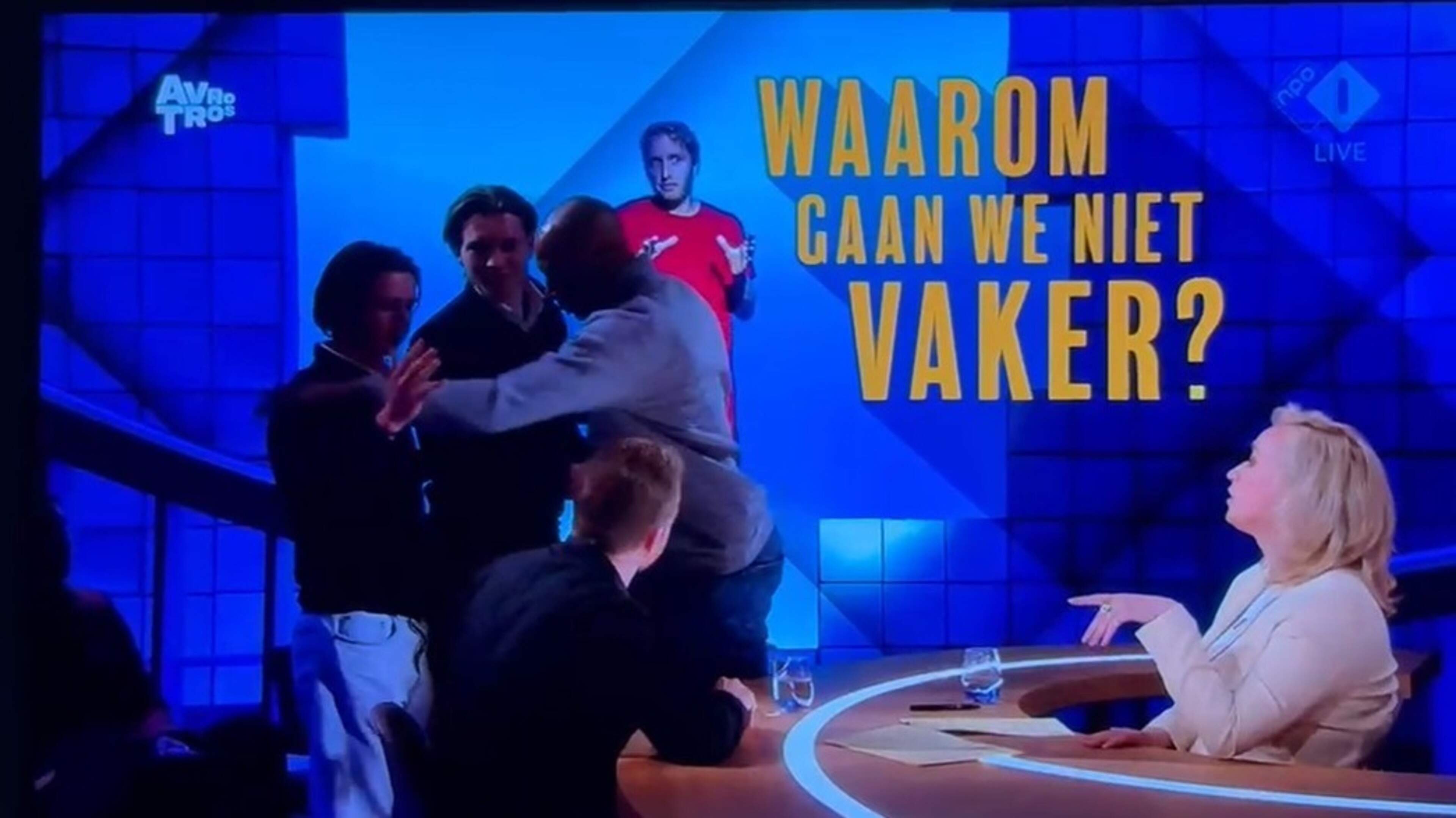 Uitzending Jinek verstoord: beveiliging werkt duo de studio uit